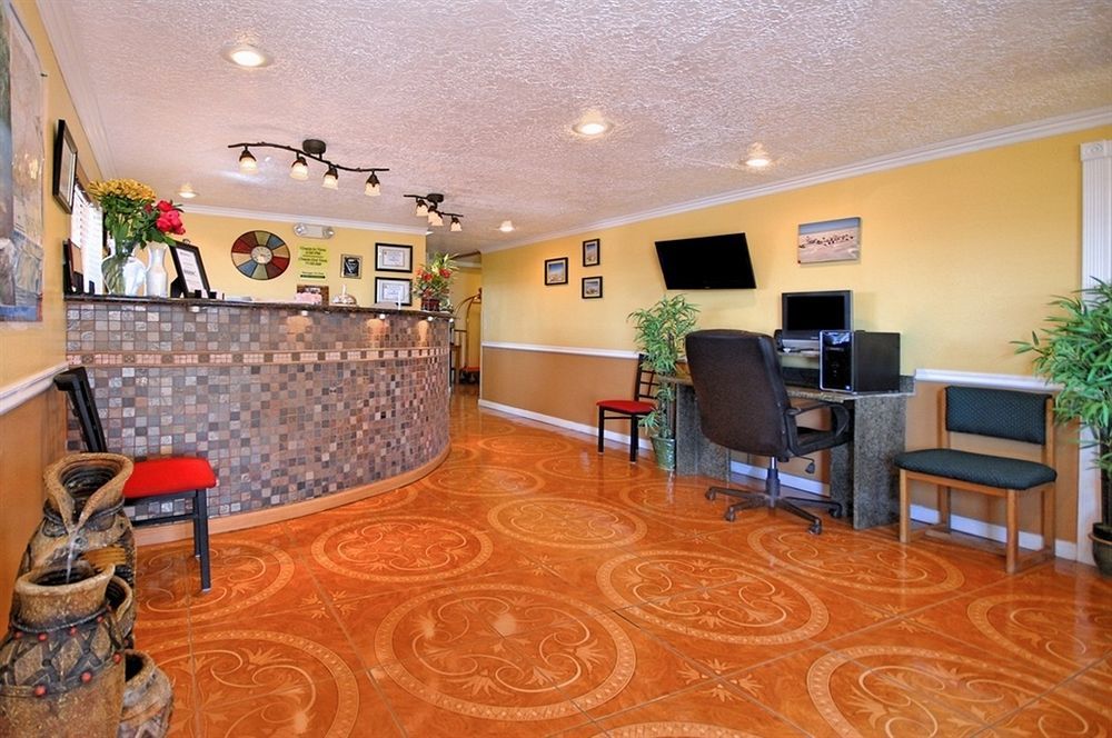 Super 8 By Wyndham Alamogordo - White Sands Exterior photo