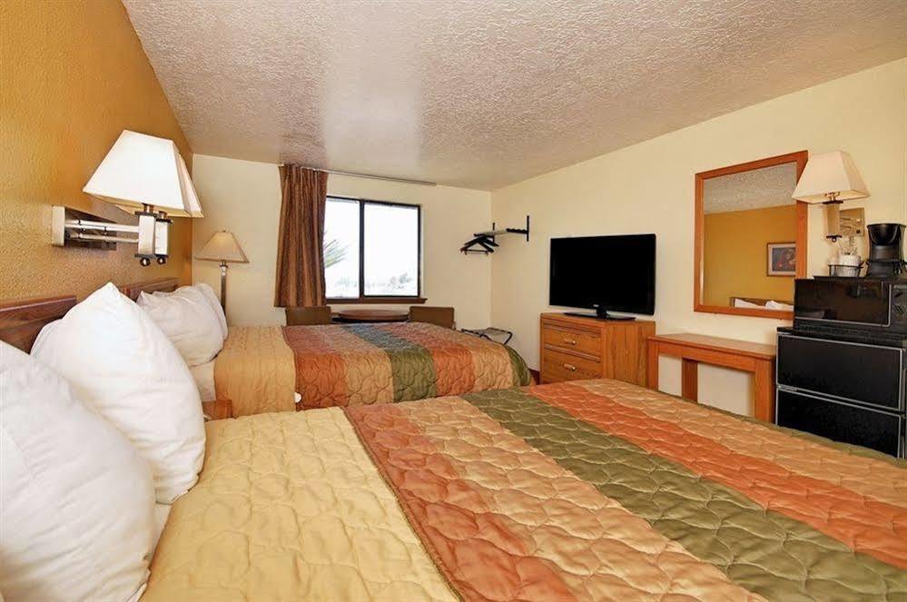 Super 8 By Wyndham Alamogordo - White Sands Exterior photo