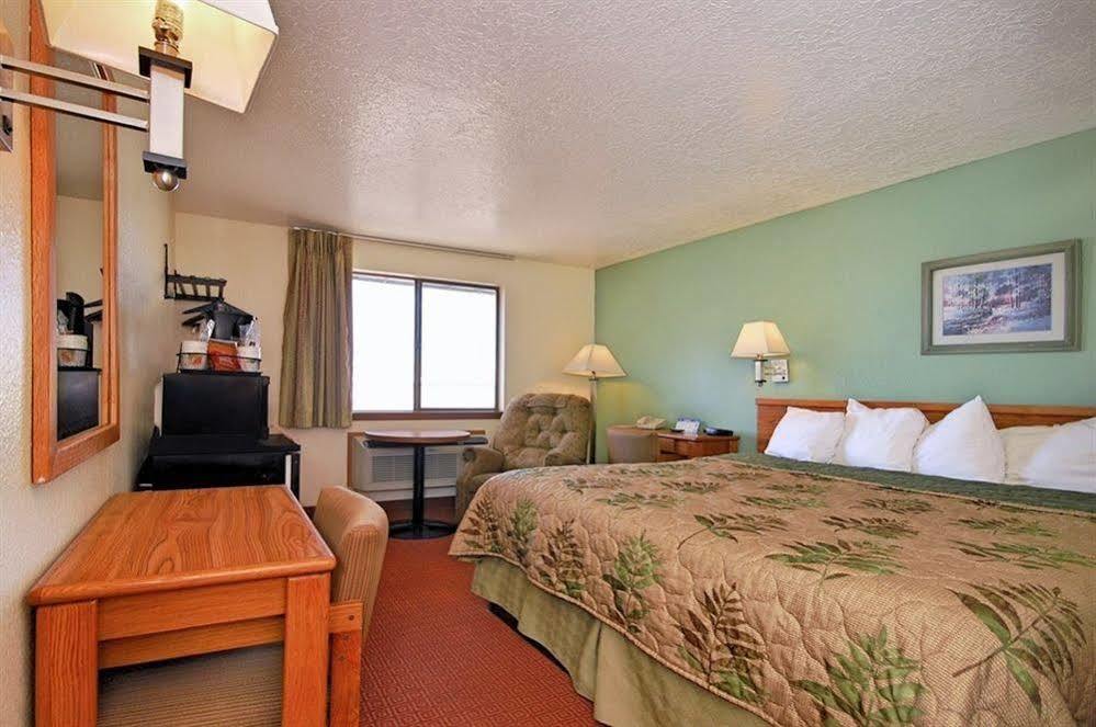 Super 8 By Wyndham Alamogordo - White Sands Exterior photo