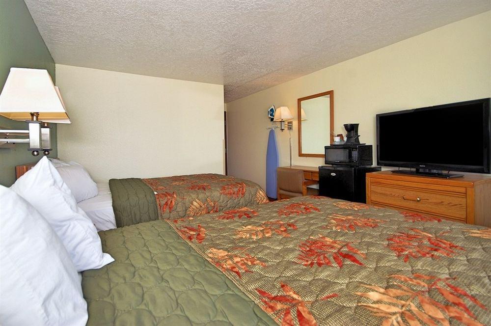Super 8 By Wyndham Alamogordo - White Sands Exterior photo