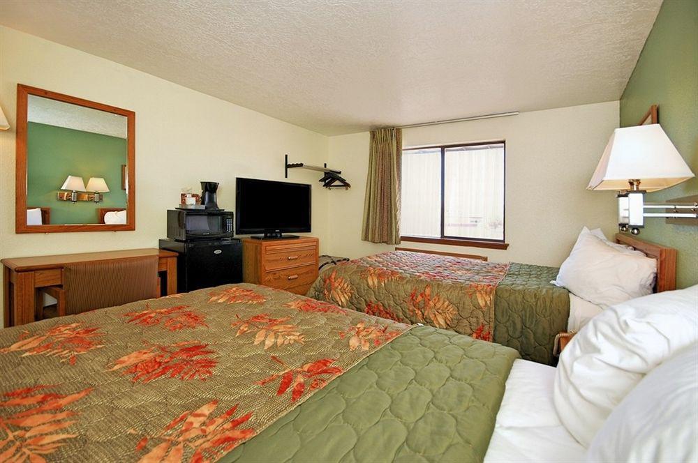 Super 8 By Wyndham Alamogordo - White Sands Exterior photo